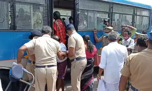 உதவித்தொகையை உயர்த்தக்கோரி மாற்றுத்திறனாளிகள் போராட்டம் உதவித்தொகையை உயர்த்தக்கோரி மாற்றுத்திறனாளிகள் போராட்டம்