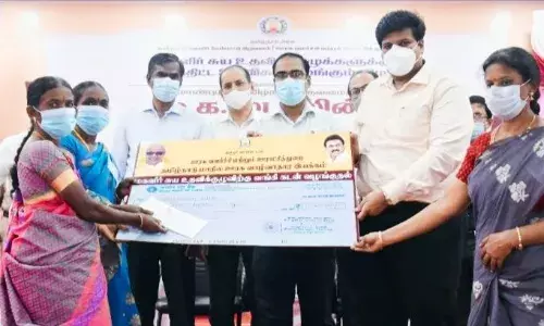 மகளிர் சுயஉதவி குழுக்களுக்கு  ரூ.42.51 கோடி கடன் வழங்கல்