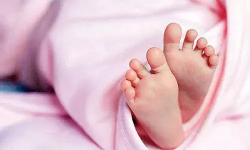 பாலக்கோடு அடுத்த கொலசன அள்ளி பகுதியில் 6 மாத பெண் குழந்தை மர்மச்சாவு பாலக்கோடு அடுத்த கொலசன அள்ளி பகுதியில் 6 மாத பெண் குழந்தை மர்மச்சாவு