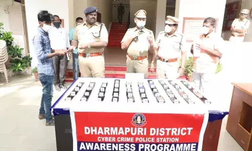 தர்மபுரியில் தொலைந்த செல்போன்கள் மீட்பு: உரியவர்களிடம் ஒப்படைத்த எஸ்.பி.,