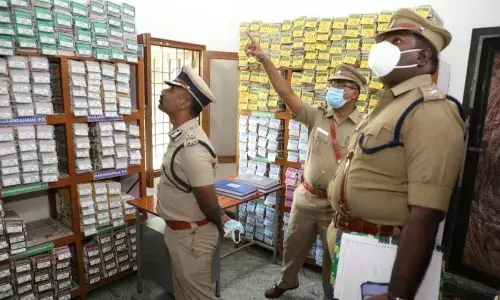 பாலக்கோடு, பென்னாகரம் துணை போலீஸ் சூப்பிரண்டு அலுவலகங்களில் ஐஜி சுதாகர் ஆய்வு பாலக்கோடு, பென்னாகரம் துணை போலீஸ் சூப்பிரண்டு அலுவலகங்களில் ஐஜி சுதாகர் ஆய்வு