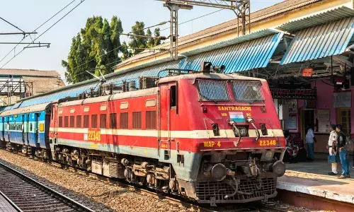 சபரிமலை செல்லும் ஐயப்ப பக்தர்களே, இதோ உங்களுக்கான சிறப்பு ரயில்கள்!