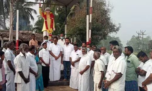 குமாரபாளையத்தில் எம்ஜிஆர் 34வது ஆண்டு நினைவு தினம் அனுசரிப்பு