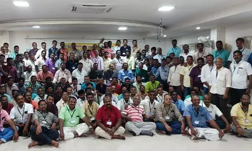பசுமை நிறைந்த நினைவுகளை பகிர்ந்த குமாரபாளையம் பள்ளி முன்னாள் மாணவர்கள்