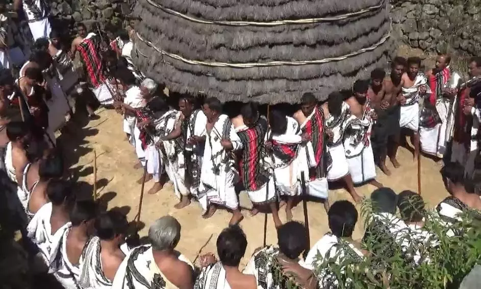நீலகிரியில் வசிக்கும் தோடரின மக்களின் மொர்ட் வெத் திருவிழா நீலகிரியில் வசிக்கும் தோடரின மக்களின் மொர்ட் வெத் திருவிழா