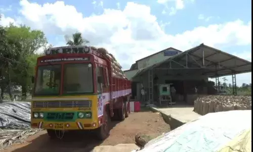 நெல்கொள்முதல் நிலையத்தில் விற்பனை செய்ய ஆன்லைன் பதிவு:  விவசாயிகள் கண்டனம் நெல்கொள்முதல் நிலையத்தில் விற்பனை செய்ய ஆன்லைன் பதிவு:  விவசாயிகள் கண்டனம்