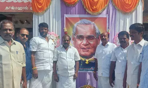 பாபநாசத்தில் முன்னாள் பிரதமர் வாஜ்பாய் பிறந்த நாள் விழா கொண்டாட்டம்