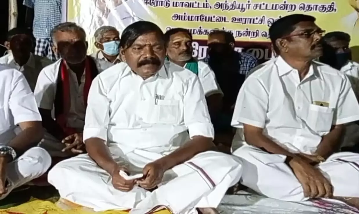 மாத்தூரில் கிராமசபைக் கூட்டம்: பொதுமக்களிடம் குறைகளை கேட்டறிந்தனர் மாத்தூரில் கிராமசபைக் கூட்டம்: பொதுமக்களிடம் குறைகளை கேட்டறிந்தனர்