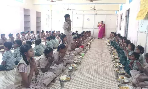 பெரம்பலூரில் வாசன் பிறந்தநாளை முன்னிட்டு மாணவர்களுக்கு அன்னதானம்