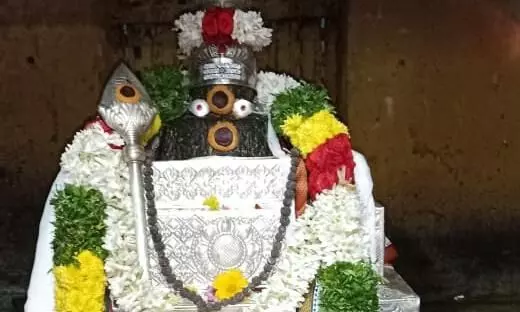 விருத்தாசலம் கொளஞ்சியப்பர் கோவிலில் ஆங்கில புத்தாண்டு சிறப்பு தரிசனம். விருத்தாசலம் கொளஞ்சியப்பர் கோவிலில் ஆங்கில புத்தாண்டு சிறப்பு தரிசனம்.