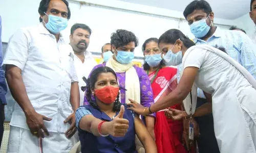 குமரியில்  15 - 18 வயது சிறாருக்கு தடுப்பூசி போடும்பணி துவக்கம் குமரியில்  15 - 18 வயது சிறாருக்கு தடுப்பூசி போடும்பணி துவக்கம்