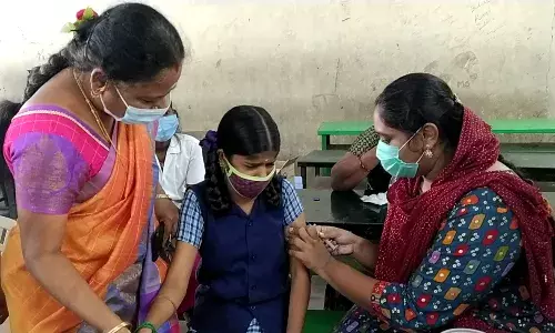 காஞ்சிபுரம்: 2ம் நாளாக மாணவ, மாணவியர்களுக்கு தடுப்பூசி செலுத்தும் பணி காஞ்சிபுரம்: 2ம் நாளாக மாணவ, மாணவியர்களுக்கு தடுப்பூசி செலுத்தும் பணி