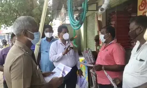 சேலத்தில் ஒலிபெருக்கி மூலமாக போலீசார் ஒமிக்ரான் விழிப்புணர்வு