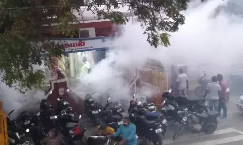 குமாரபாளையம் அரசு அலுவலகங்களில்  கிருமிநாசினி தெளிப்பு
