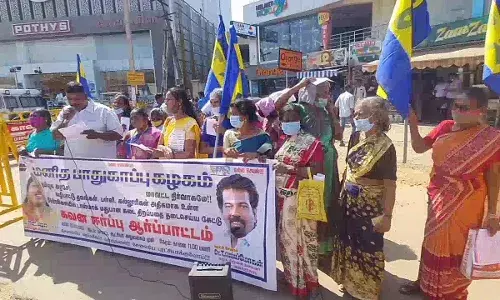 குமரியில் டாஸ்மாக் கடை அமைக்க எதிர்ப்பு: கவன ஈர்ப்பு ஆர்ப்பாட்டம்