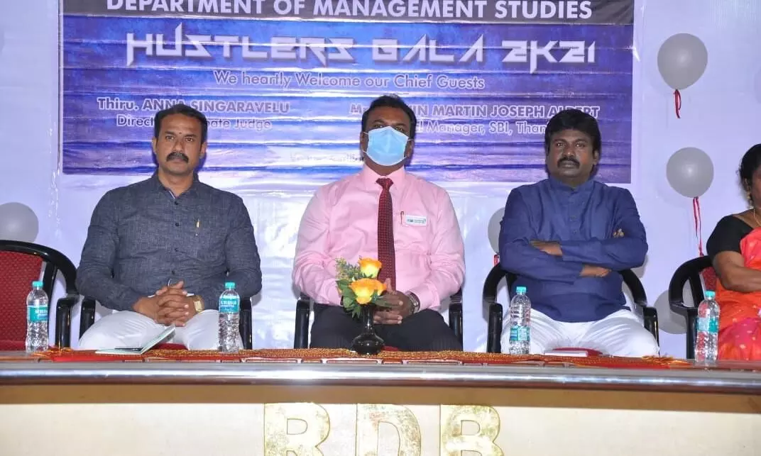 பாபநாசம் ஆர்.டி.பி கல்லூரியில் உன்னுள் ஆளுமை கருத்தரங்கம் பாபநாசம் ஆர்.டி.பி கல்லூரியில் உன்னுள் ஆளுமை கருத்தரங்கம்