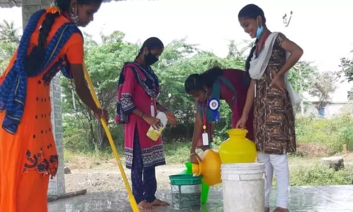 குமாரபாளையம் பகுதிகளில் அரசு கல்லூரி நாட்டு நலப்பணி திட்ட முகாம் துவக்கம் குமாரபாளையம் பகுதிகளில் அரசு கல்லூரி நாட்டு நலப்பணி திட்ட முகாம் துவக்கம்