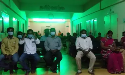 அரசு கல்லூரி கவுரவ விரிவுரையாளர்கள் இரவு பகலாக உள்ளிருப்பு போராட்டம்