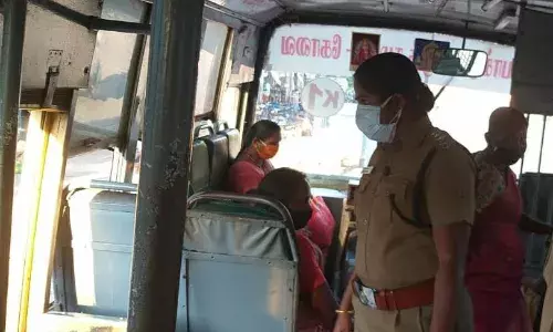குமாரபாளையம் பஸ், ஆட்டோக்களில் அதிகாரிகள் திடீர் ஆய்வு: ஏன் தெரியுமா?