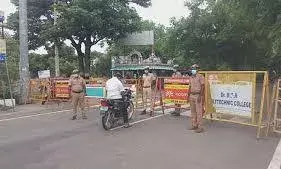 முழு ஊரடங்கால் வெறிச்சோடிய திருவண்ணாமலை முழு ஊரடங்கால் வெறிச்சோடிய திருவண்ணாமலை