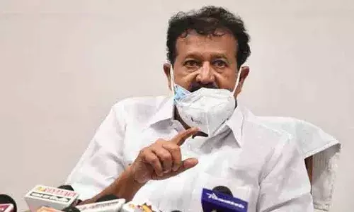 தொற்று பரவல் : தமிழகத்தில் அனைத்து பல்கலைக்கழக தேர்வுகளும் ஒத்திவைப்பு