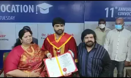 டாக்டர் பட்டத்தை நெகிழ்ச்சியுடன் பெற்ற நடிகர் சிம்பு: உருக்கமான பேச்சு