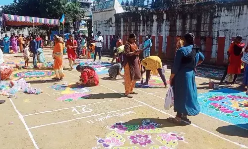 மாமல்லபுரத்தில் பொங்கலை முன்னிட்டு போட்டி: ஆர்வமுடன் பங்கேற்ற பெண்கள்