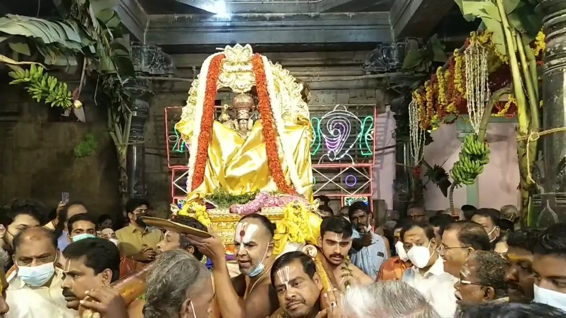 மயிலாடுதுறை மாயூரநாதர் ஆலயத்தில் அம்பாள், சுவாமிக்கு நெய் அபிஷேகம் மயிலாடுதுறை மாயூரநாதர் ஆலயத்தில் அம்பாள், சுவாமிக்கு நெய் அபிஷேகம்
