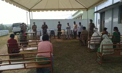 காவல்துறை மூலம் பழங்குடியினர் கிராமத்தில் உதவி வழங்கும் விழா