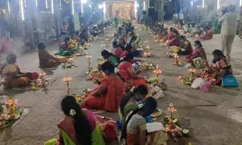 மதுரை இம்மையிலும் நன்மை தருவார் திருக்கோவிலில் திருவிளக்கு பூஜை