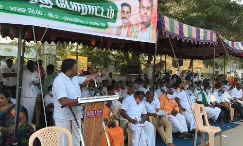 நூல் விலையை குறைக்கக்கோரி திருப்பூரில் பாஜக சார்பில் உண்ணாவிரதம்