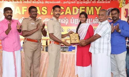 தென்காசி: காவலர் தேர்வில் வெற்றி பெற்ற மாணவர்களுக்கு பாராட்டு