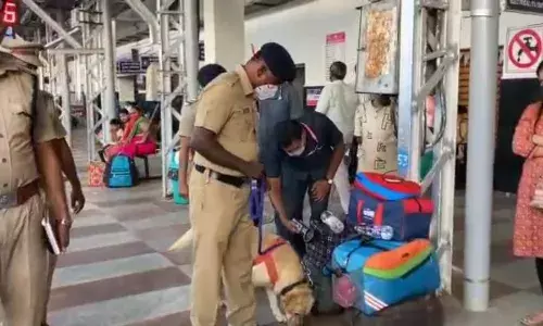 குடியரசு தினம்: மதுரை ரயில் நிலையத்தில் பலத்த போலீஸ் பாதுகாப்பு