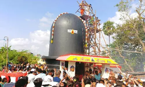 லிங்க வடிவிலான சிவப்பெருமான் கோயில் கும்பாபிஷேகம் கோலாகலம்