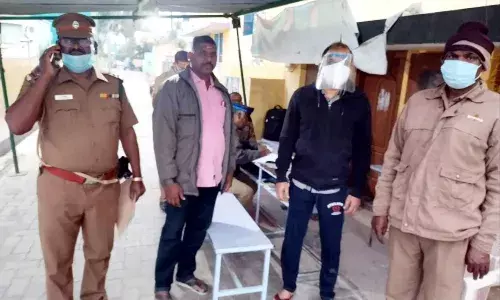 பேரறிவாளனுக்கு சென்னை தனியார் மருத்துவமனையில் சிகிச்சை பேரறிவாளனுக்கு சென்னை தனியார் மருத்துவமனையில் சிகிச்சை