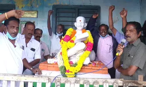 நாகையில் காந்தியின் 75 வது நினைவு நாள் அனுசரிப்பு:  பல்வேறு அமைப்பினர் மரியாதை நாகையில் காந்தியின் 75 வது நினைவு நாள் அனுசரிப்பு:  பல்வேறு அமைப்பினர் மரியாதை