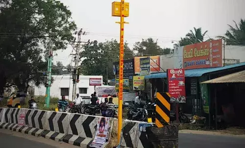 போலீஸ், நண்பர்கள் குழு அறக்கட்டளை சார்பில் வஞ்சிபாளையத்தில் சிசிடிவி!