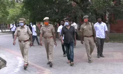 திமுக பிரமுகர் கொலை வழக்கு: முக்கிய குற்றவாளி நீதிமன்றத்தில் சரண்