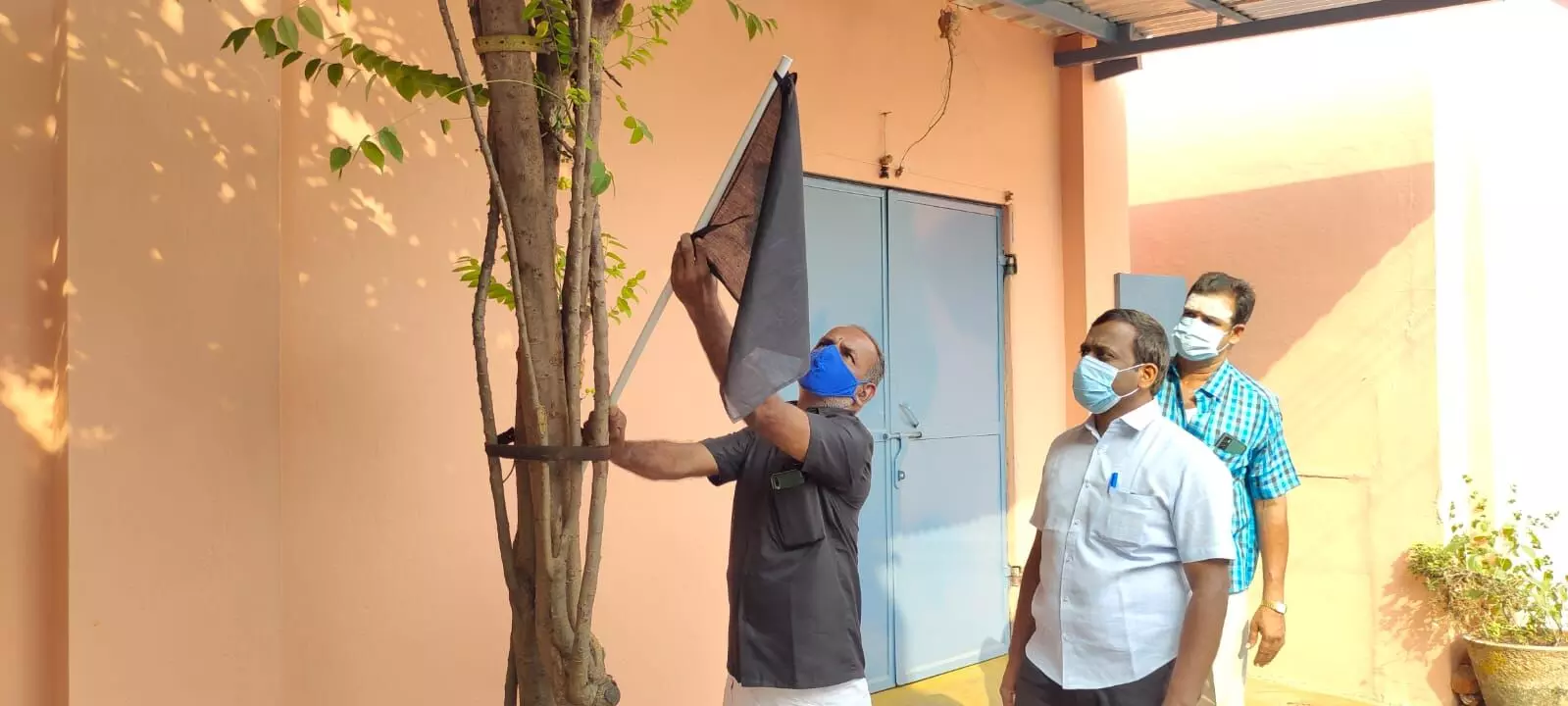 விசைத்தறி உரிமையாளர்கள் கருப்புக் கொடி ஏற்றி போராட்டம் விசைத்தறி உரிமையாளர்கள் கருப்புக் கொடி ஏற்றி போராட்டம்