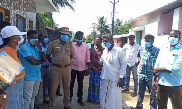 போரூராட்சி தேர்தலில் ஏலம்: செய்யூர் அருகே கடப்பாக்கம் மீனவர் கிராமத்தில் பதற்றம் போரூராட்சி தேர்தலில் ஏலம்: செய்யூர் அருகே கடப்பாக்கம் மீனவர் கிராமத்தில் பதற்றம்
