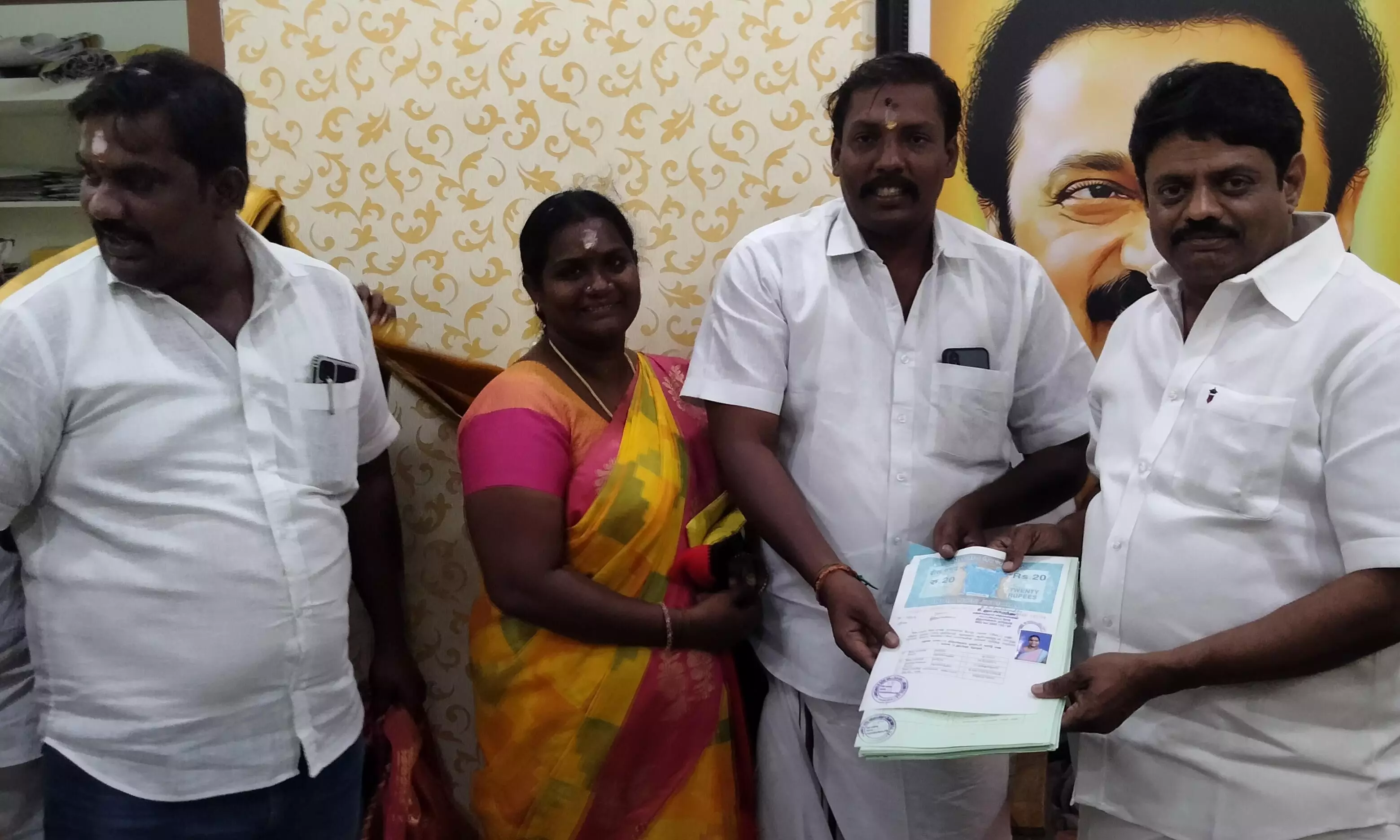 திருமங்கலம் நகராட்சி தேர்தலில் போட்டியிடும் திமுக வேட்பாளர்கள் அறிமுகம் திருமங்கலம் நகராட்சி தேர்தலில் போட்டியிடும் திமுக வேட்பாளர்கள் அறிமுகம்