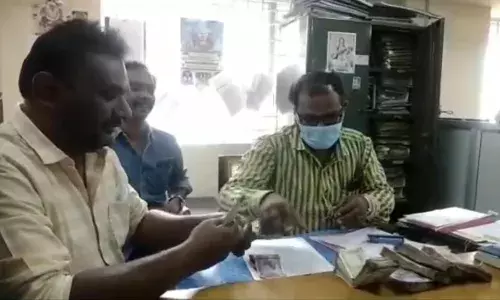 பட்டுக்காேட்டை அருகே உரிய ஆவணம் இன்றி கொண்டு சென்ற ரூ.1.90 லட்சம் பறிமுதல்