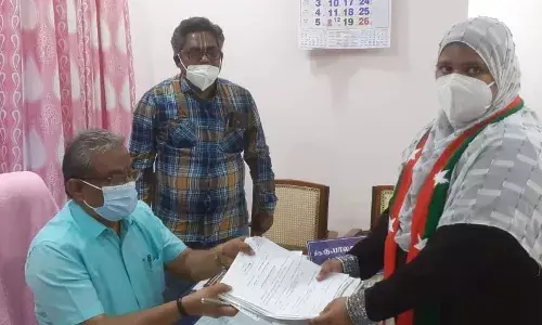 ஸ்ரீரங்கம் கோட்டத்தில் இன்று 12 பேர் வேட்பு மனு தாக்கல் செய்தனர்.