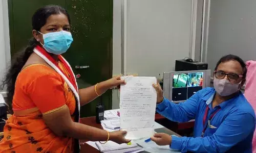 நெல்லை மாநகராட்சி 26 வார்டில் போட்டியிட அதிமுக வேட்பாளர் மனு தாக்கல்