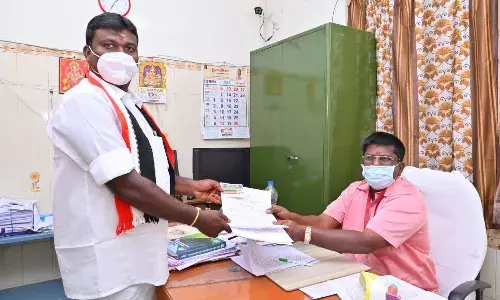 நெல்லை 15 வது வார்டில் போட்டியிட அதிமுக வேட்பாளர் பாலசுப்பிரமணியன் மனு தாக்கல்