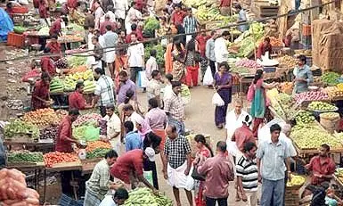நகர்ப்புற உள்ளாட்சித் தேர்தல்: சேந்தமங்கலம் வாரச்சந்தை இடமாற்றம் நகர்ப்புற உள்ளாட்சித் தேர்தல்: சேந்தமங்கலம் வாரச்சந்தை இடமாற்றம்