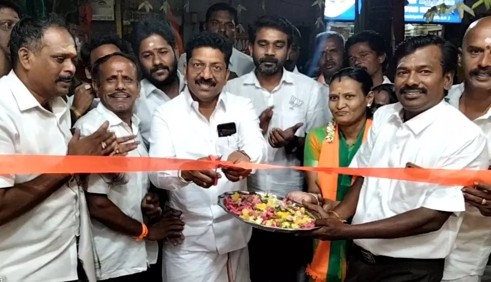 மதுரை மாநகராட்சி 85-வது வார்டில் பா.ஜ.க.தேர்தல் அலுவலகம் திறப்பு மதுரை மாநகராட்சி 85-வது வார்டில் பா.ஜ.க.தேர்தல் அலுவலகம் திறப்பு