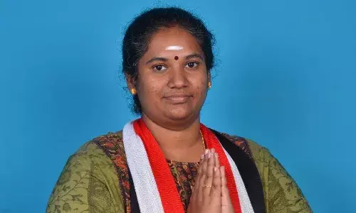 ஐ.ஏ.எஸ்., தேர்வுக்கு படித்துக்கொண்டே அ.தி.மு.க., வேட்பாளராக களமிறங்கும் பெண் ஐ.ஏ.எஸ்., தேர்வுக்கு படித்துக்கொண்டே அ.தி.மு.க., வேட்பாளராக களமிறங்கும் பெண்