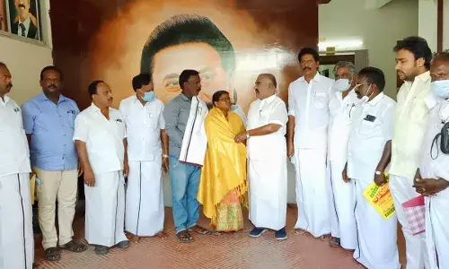 செஞ்சியில் திமுகவில் இணைந்த மாற்று கட்சியினர் செஞ்சியில் திமுகவில் இணைந்த மாற்று கட்சியினர்