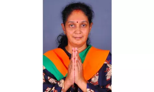 அரசு திட்டங்களை பெற்றுத்தர  தனி அலுவலகம்: அசத்தும்  தேனி நகராட்சி பாஜக வேட்பாளர் அரசு திட்டங்களை பெற்றுத்தர  தனி அலுவலகம்: அசத்தும்  தேனி நகராட்சி பாஜக வேட்பாளர்